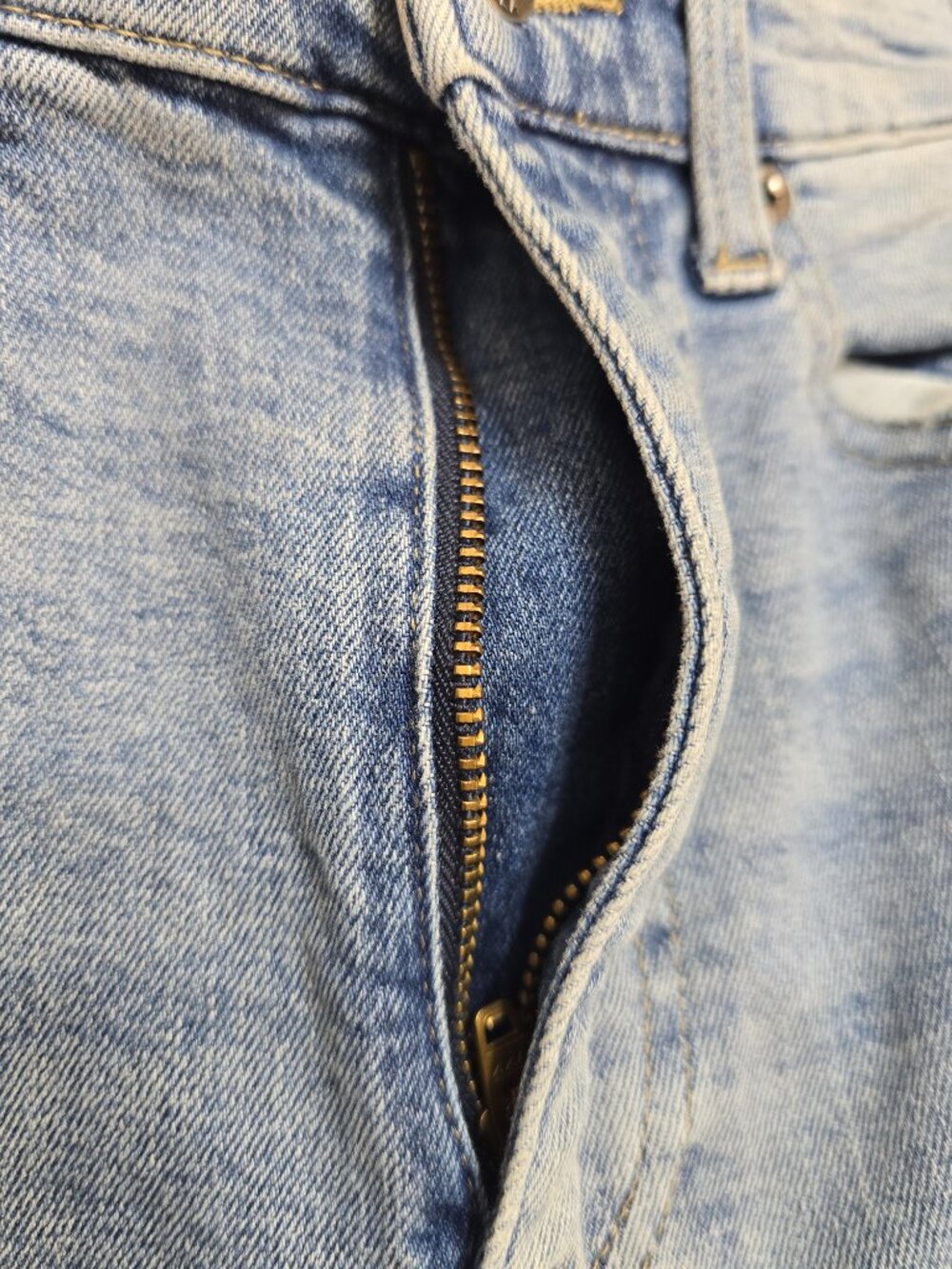 Pistola Cara Skinny Jeans - Farrows - Picture 9 of 11